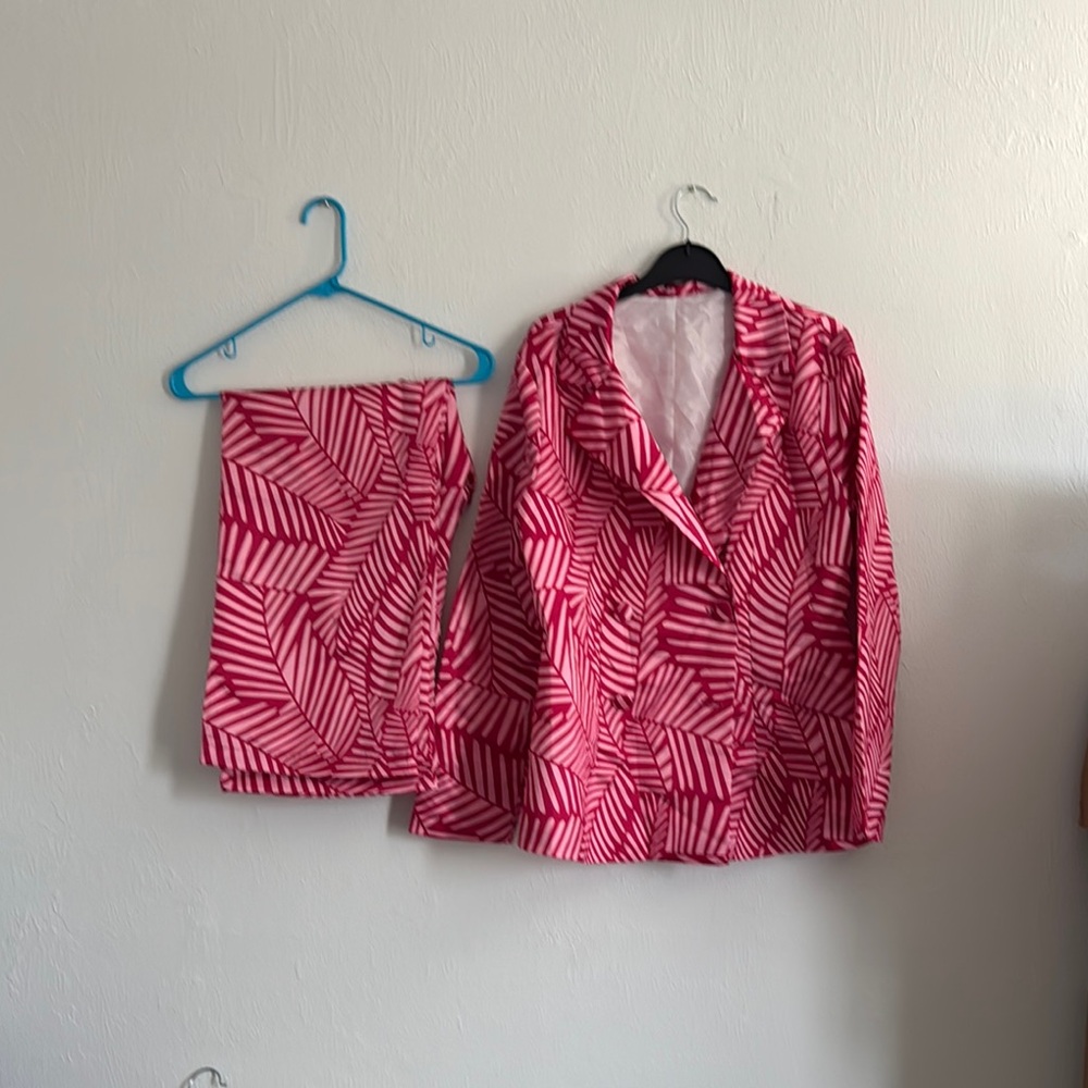 Pink and White Leaf Print Blazer and pants Set